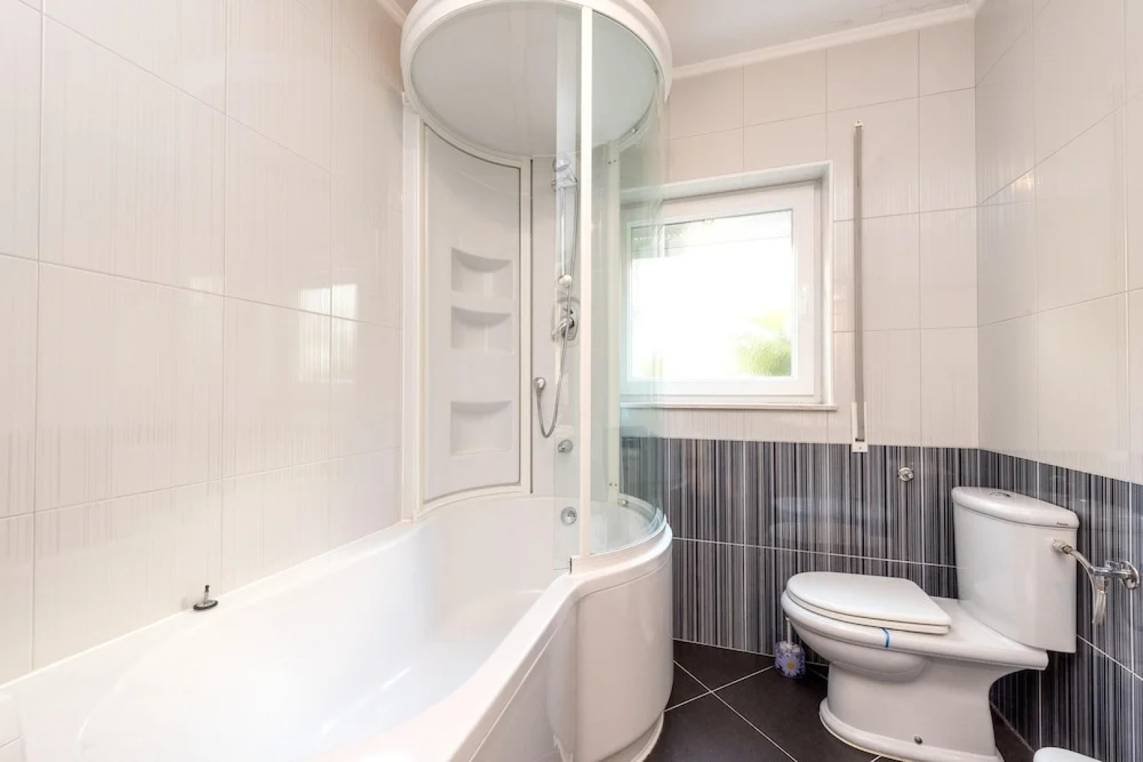 House With 7 Bedrooms in Sabunike, With Enclosed Garden and Wifi - 700