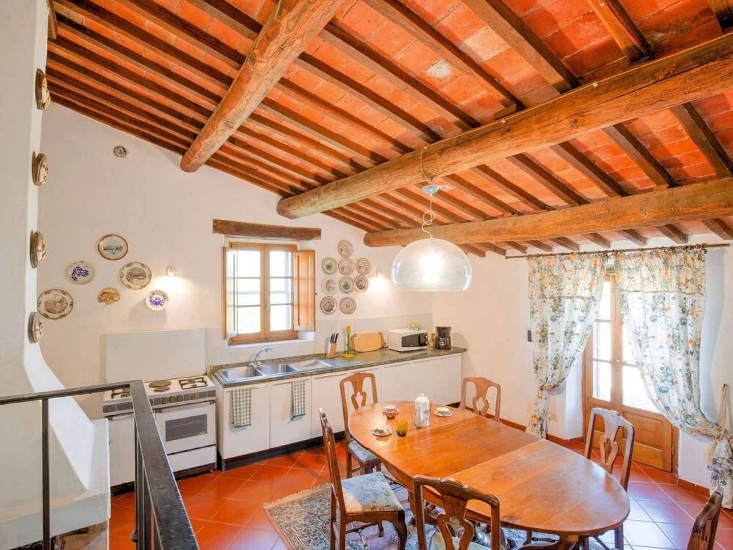 A Beautiful, Traditional Tuscan Hamlet in the Hills