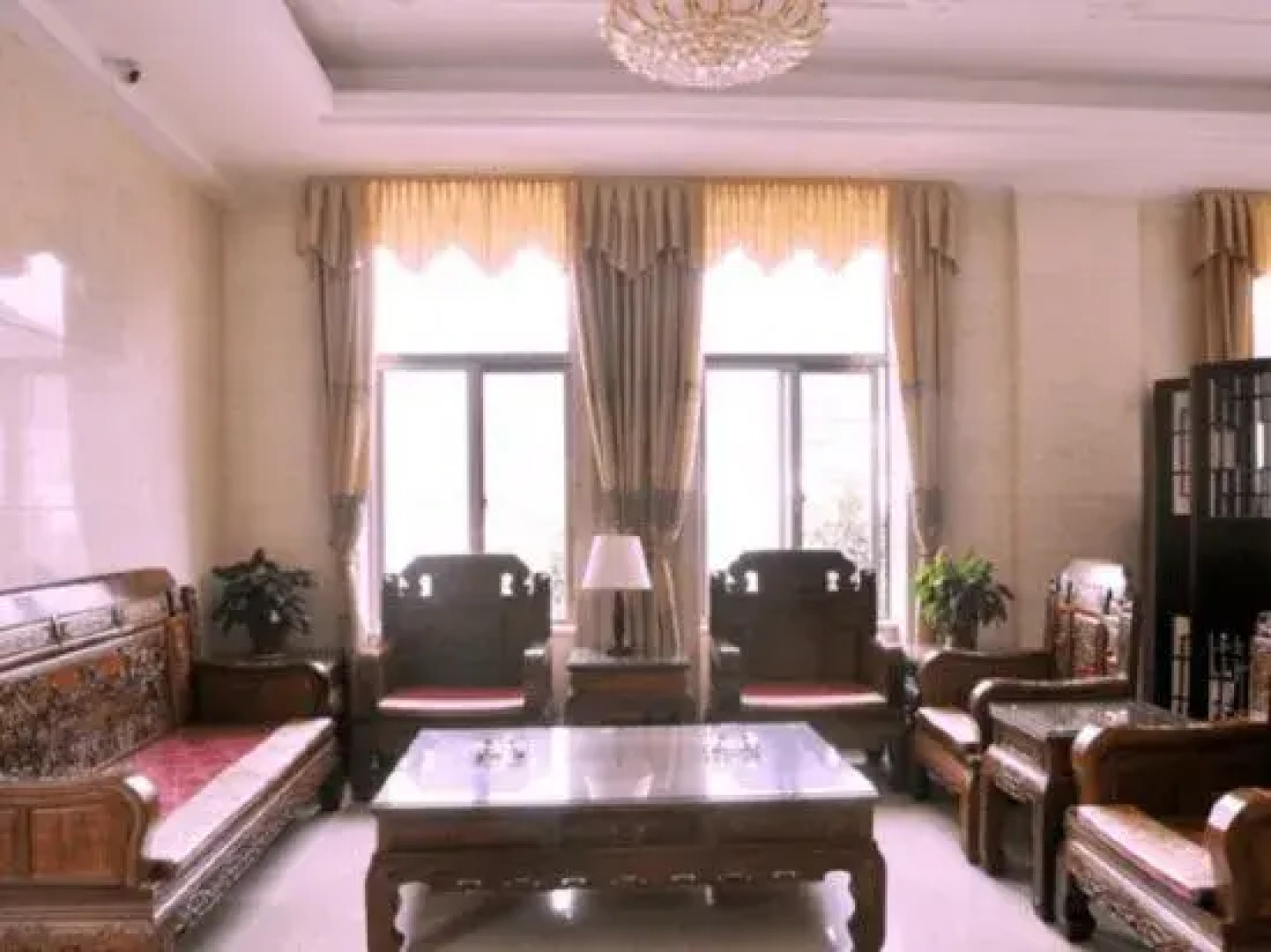 Jixi Longchuan Hotel