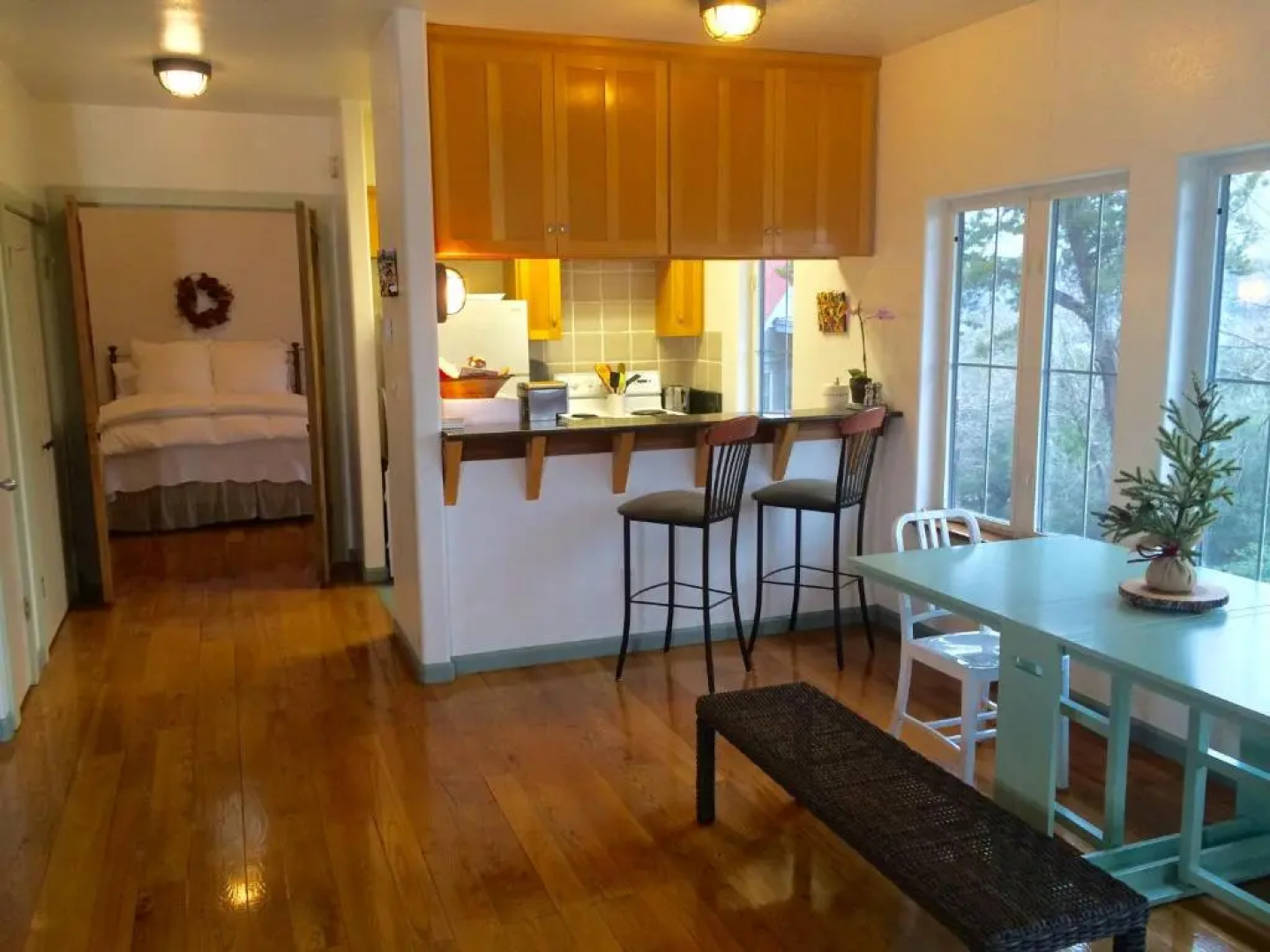 Lake Austin Luxury Guesthouse Cabin Retreat & Modern Farmhouse Suite