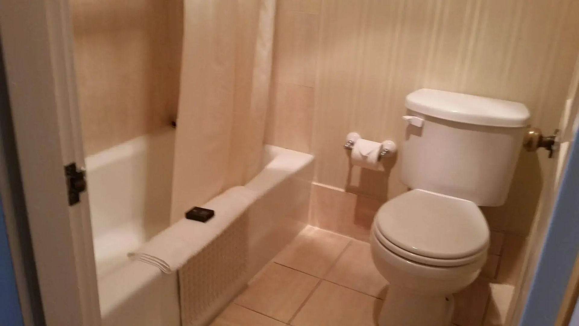 The Mendocino Hotel and Garden Suites