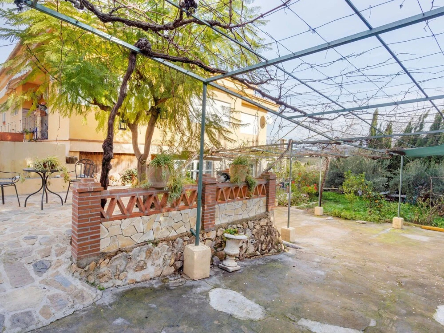 Lovely Chalet in Polop With Swimming Pool