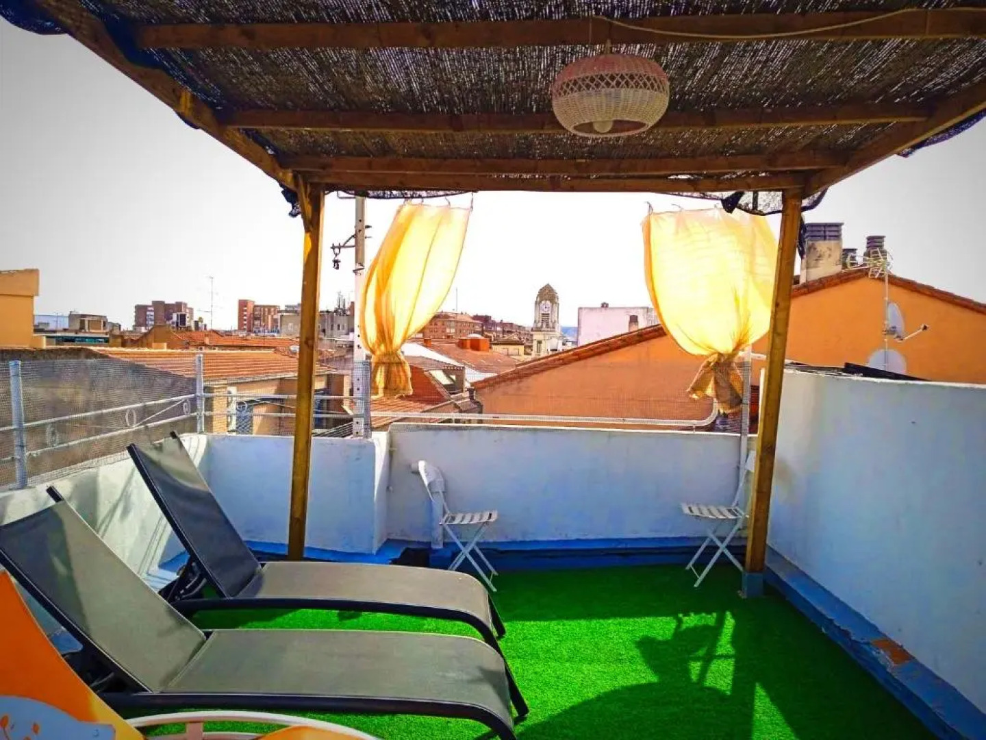 Loft CENTRO Con parking GRATIS y Azotea CHILLOUT GRATIS!