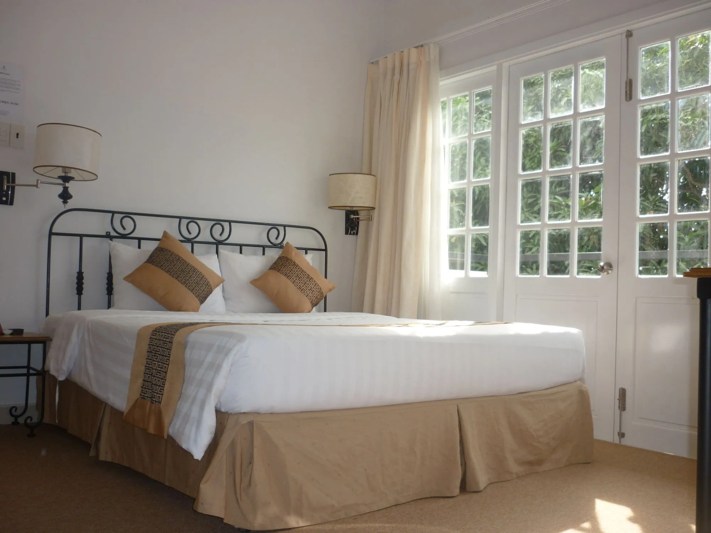 Valley Mountain Hotel