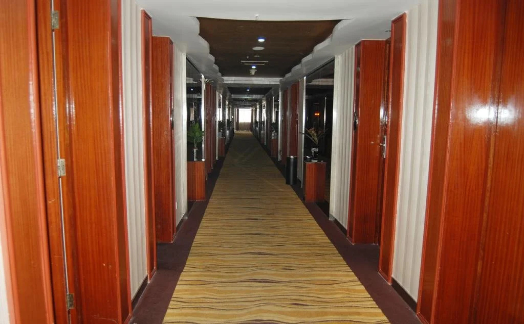 Meiweiya Business Hotel