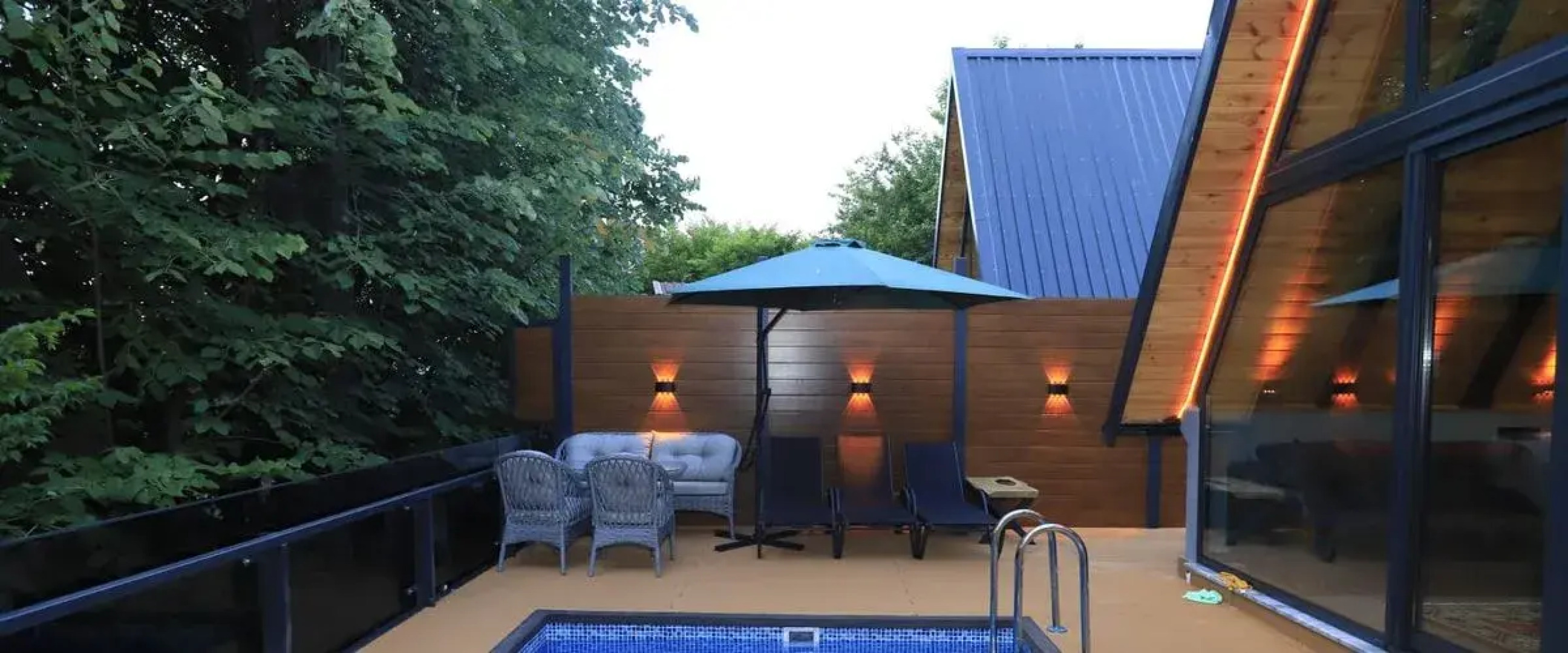 Koyevi Teras Bungolov