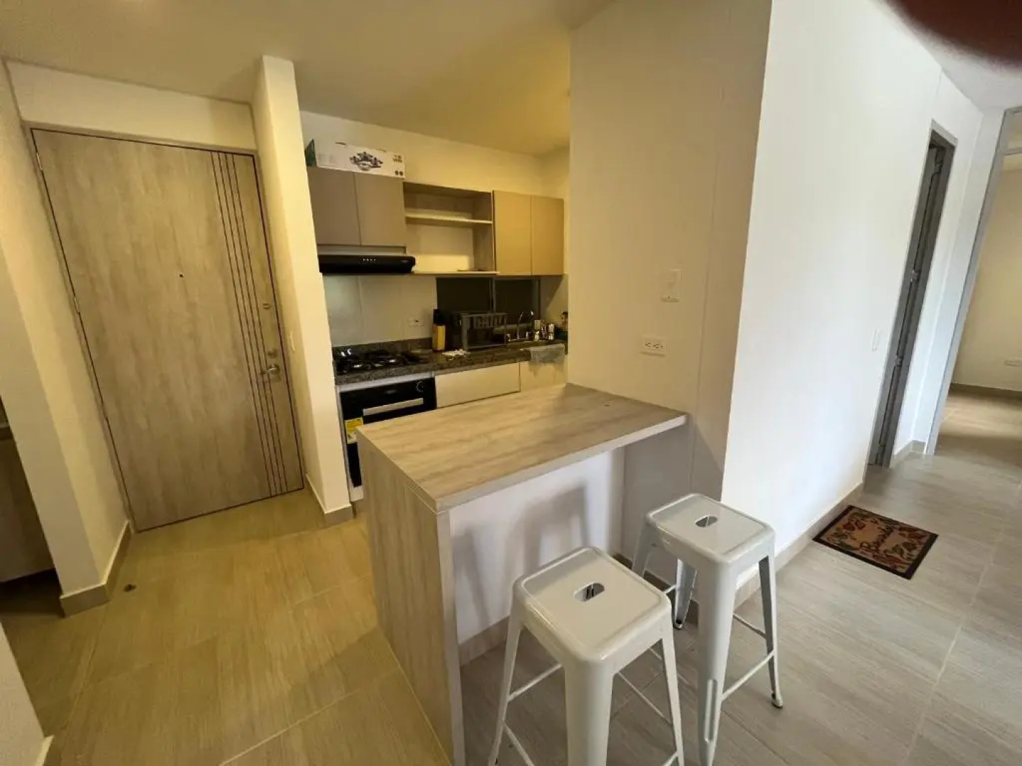 Apartamento con piscina y parqueadero a 7 min del centro