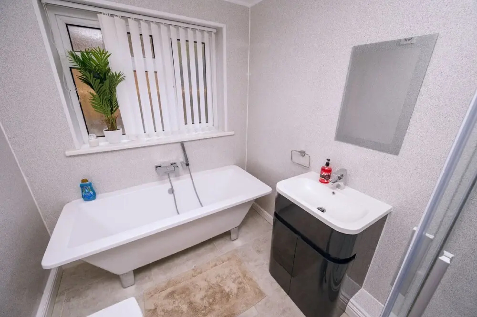 Inviting 2-bed House in Afan Forest Port Talbot