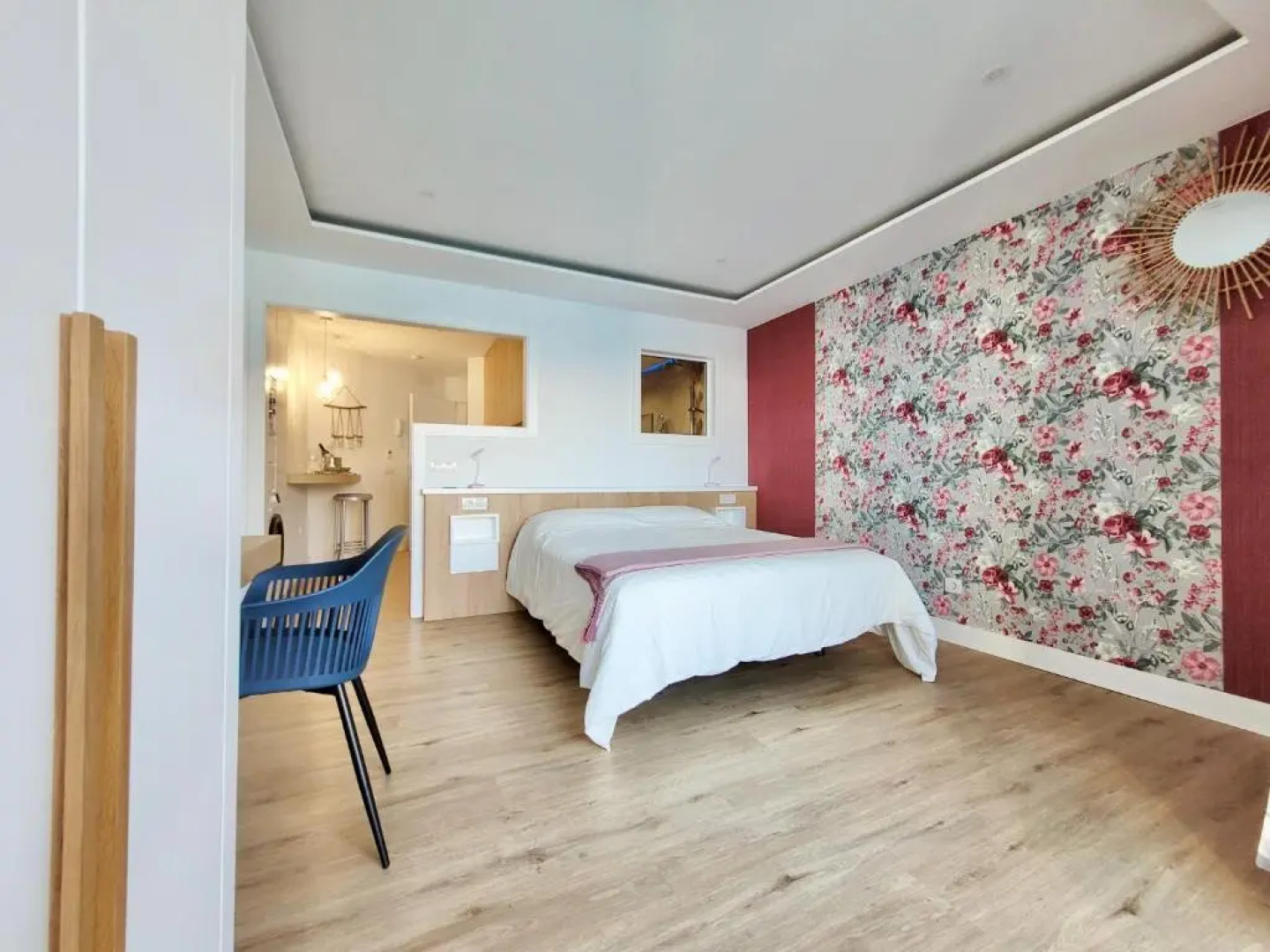 Holiday Feel B - Studio