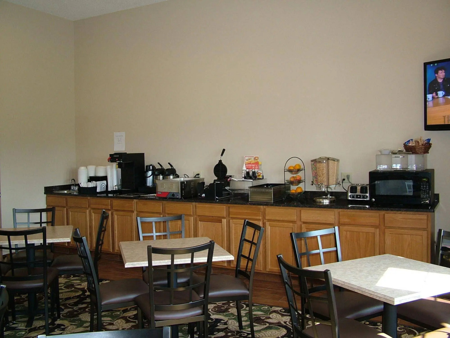 Cobblestone Inn and Suites - Lake View