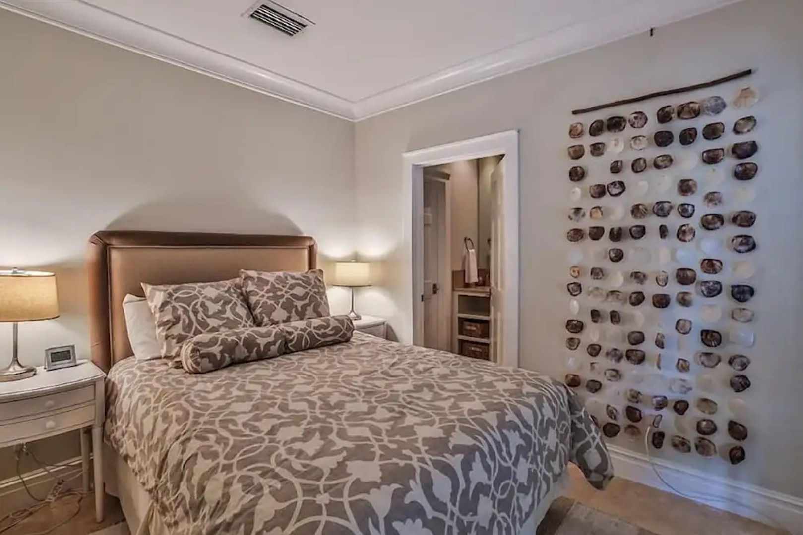 SIMMONS TOWNHOUSE 4 Bedroom Holiday Home by Five Star Properties