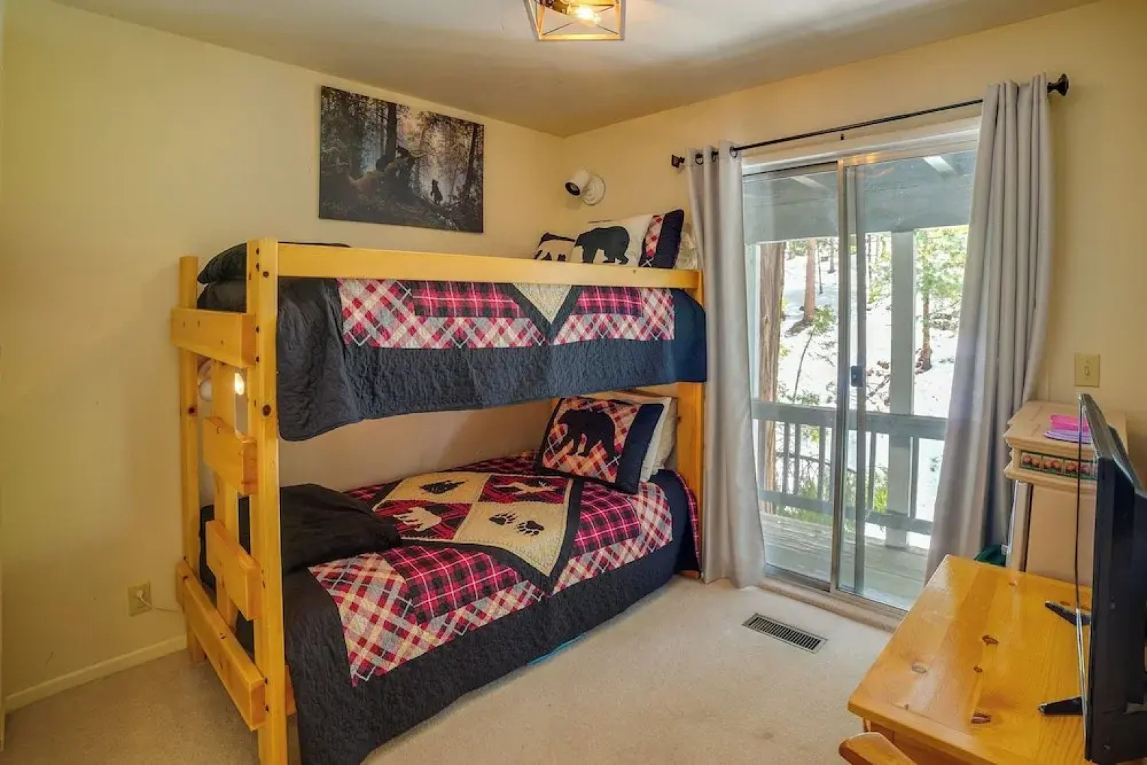 'peaceful Pines' Running Springs Home w/ 3 Decks