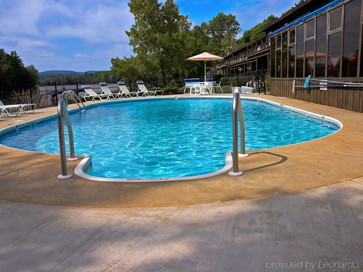 The Black Swan Lee - Lenox, an Ascend Collection Hotel