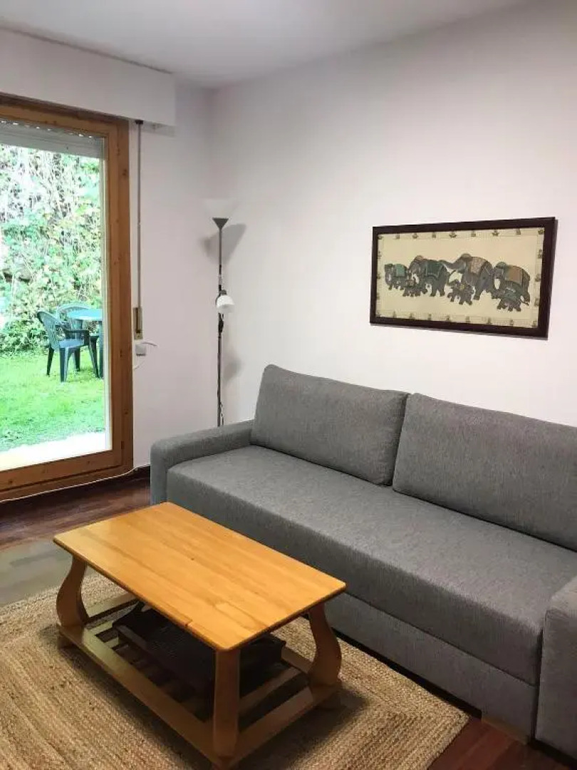 Casa Buganvilla. Apartamento con jardín, a 100 metros del centro.