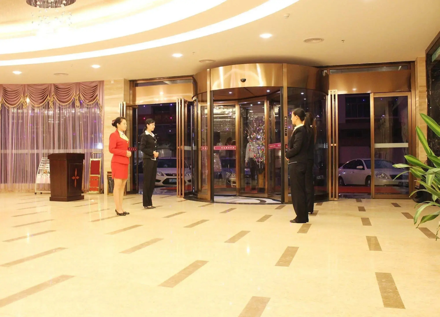 Huayi Business Hotel