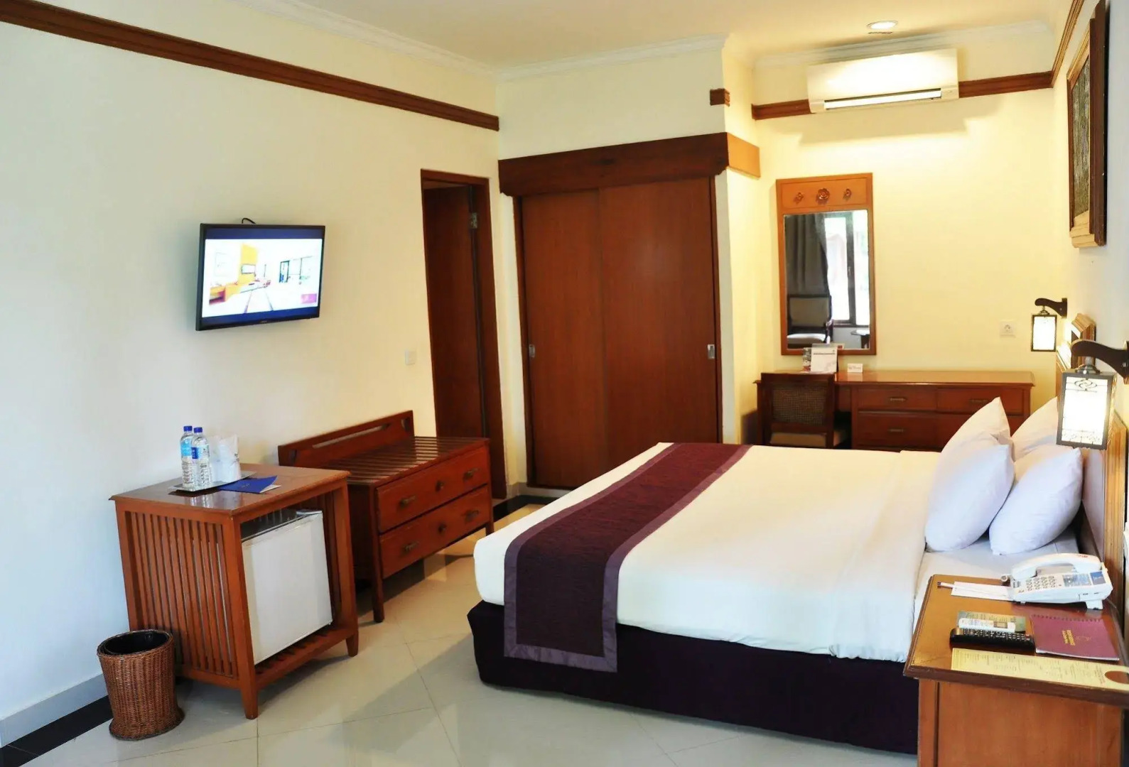 Отель Bali Beach