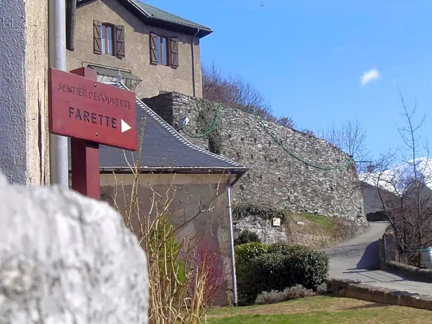 Au Cheval Blanc - appartements et chambres d'hôtes