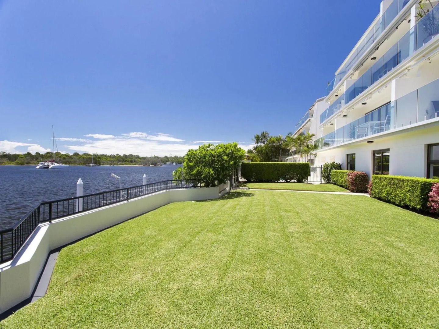 Aqua Linea 3 Noosa Parade 82