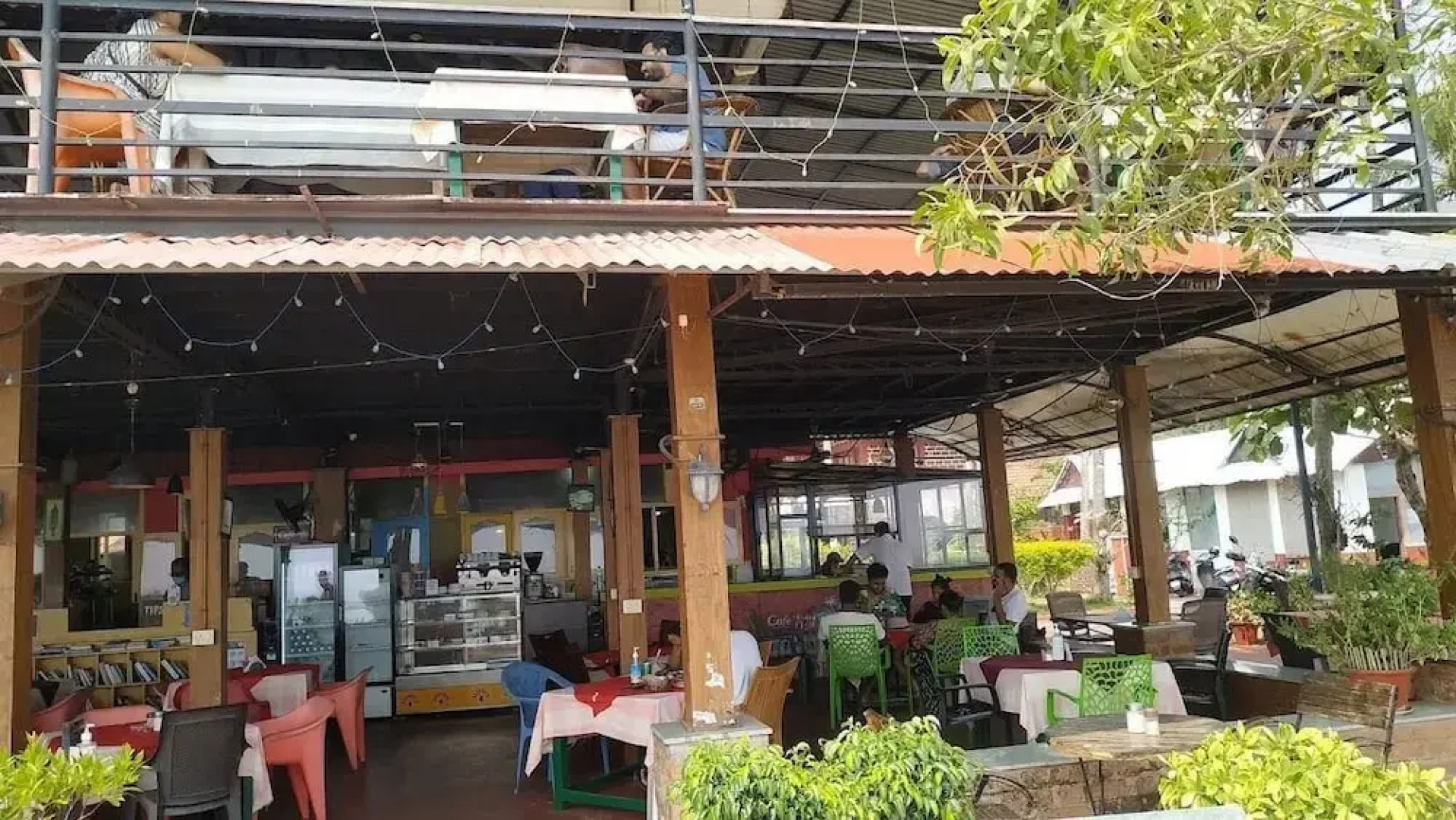 Del Mar Home Stay and Cafe