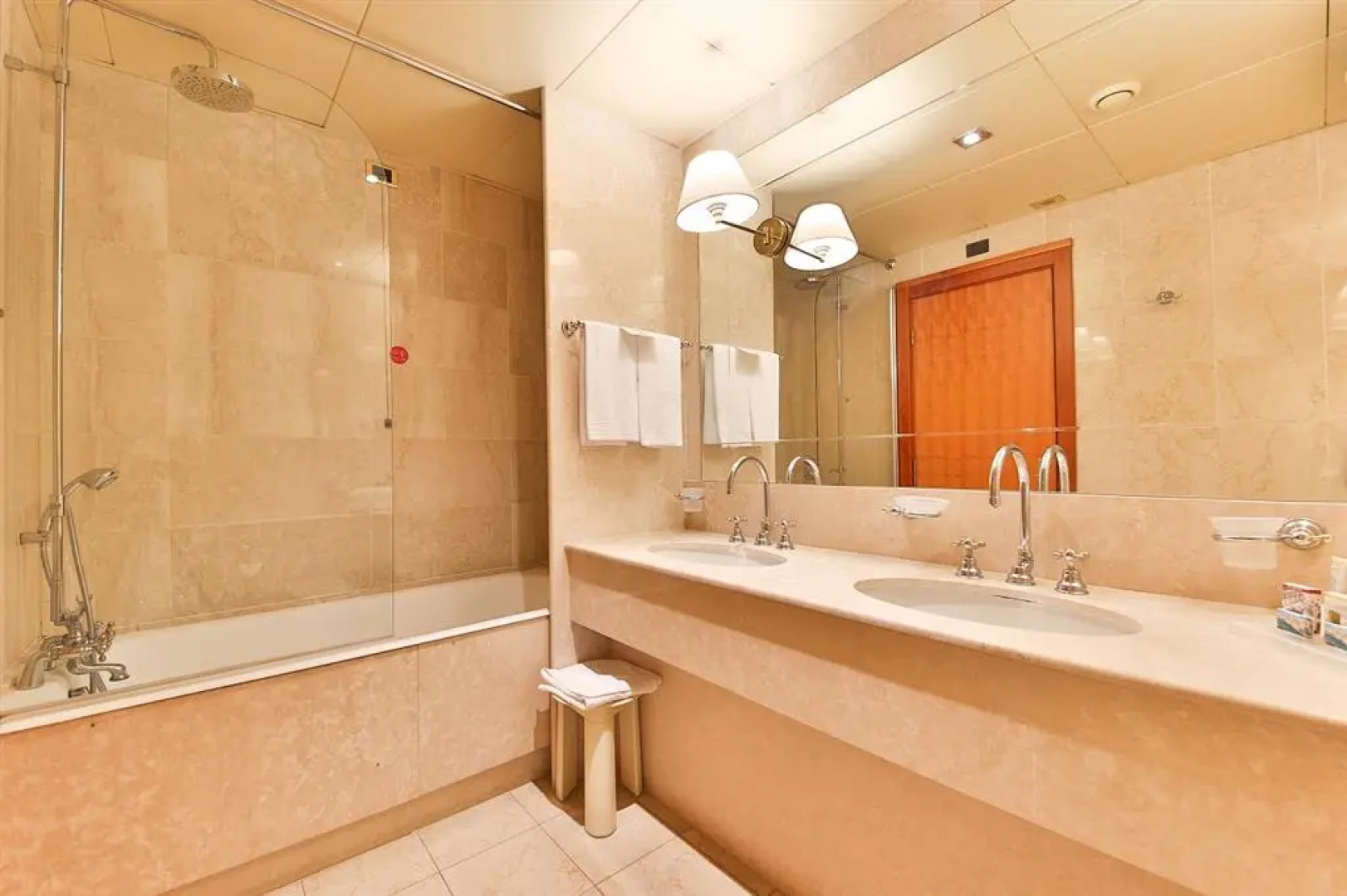 Отель Leon d'Oro