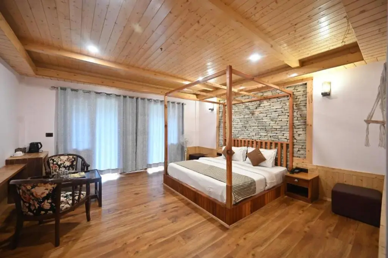 The Woodward Two By Oyo Room