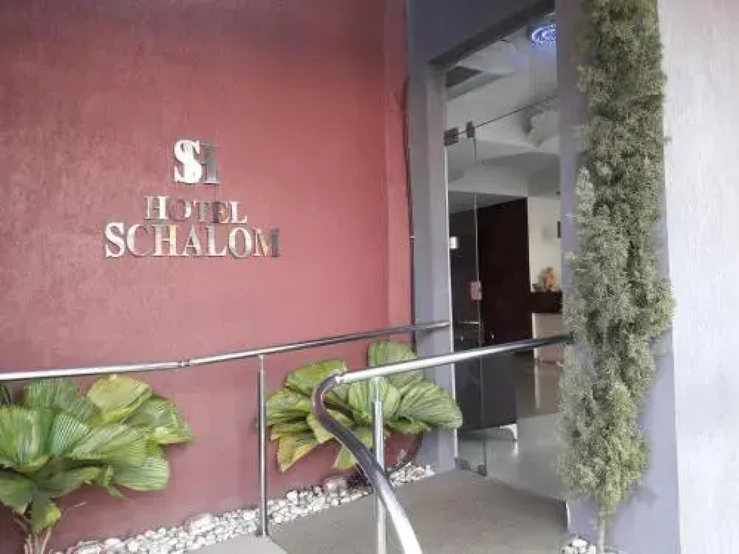 Schalom Hotel