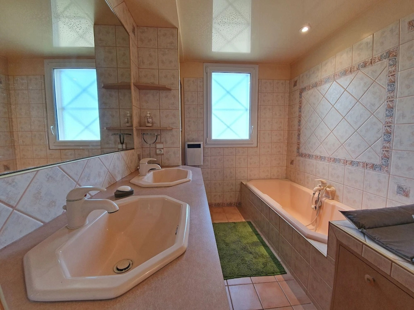 Spacious Villa in Languedoc-Roussillon with private Swimming Pool