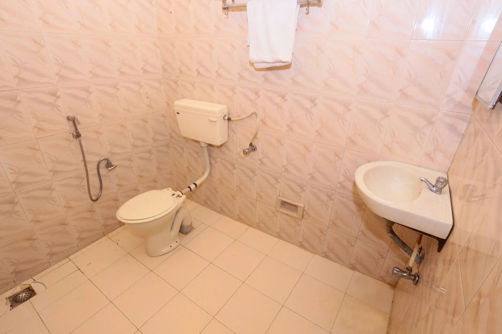 Dream Land Hill Residency