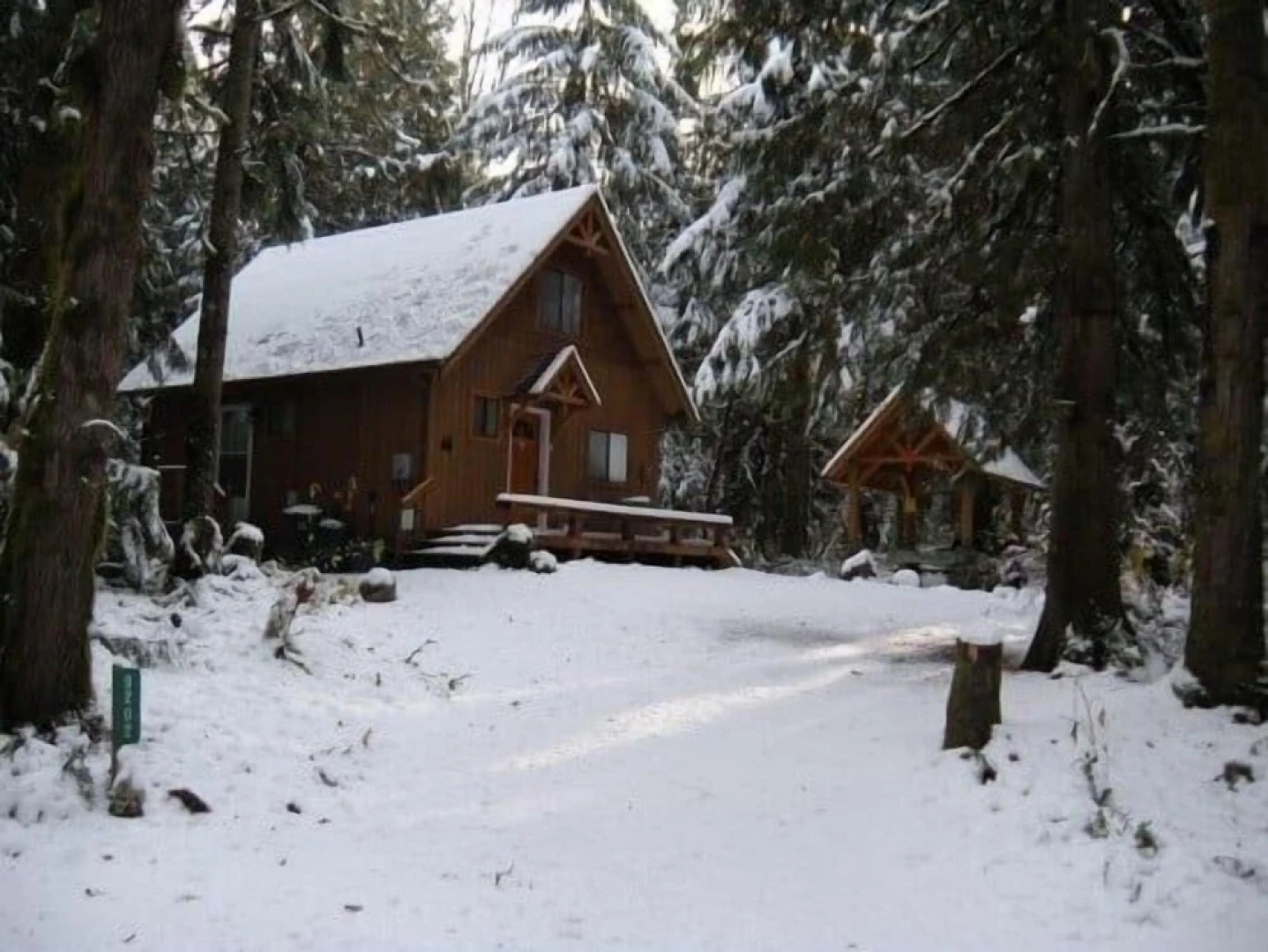 67mf- Hot Tub - Pets Ok - Bbq - Sleeps 5 3 Bedroom Home by RedAwning