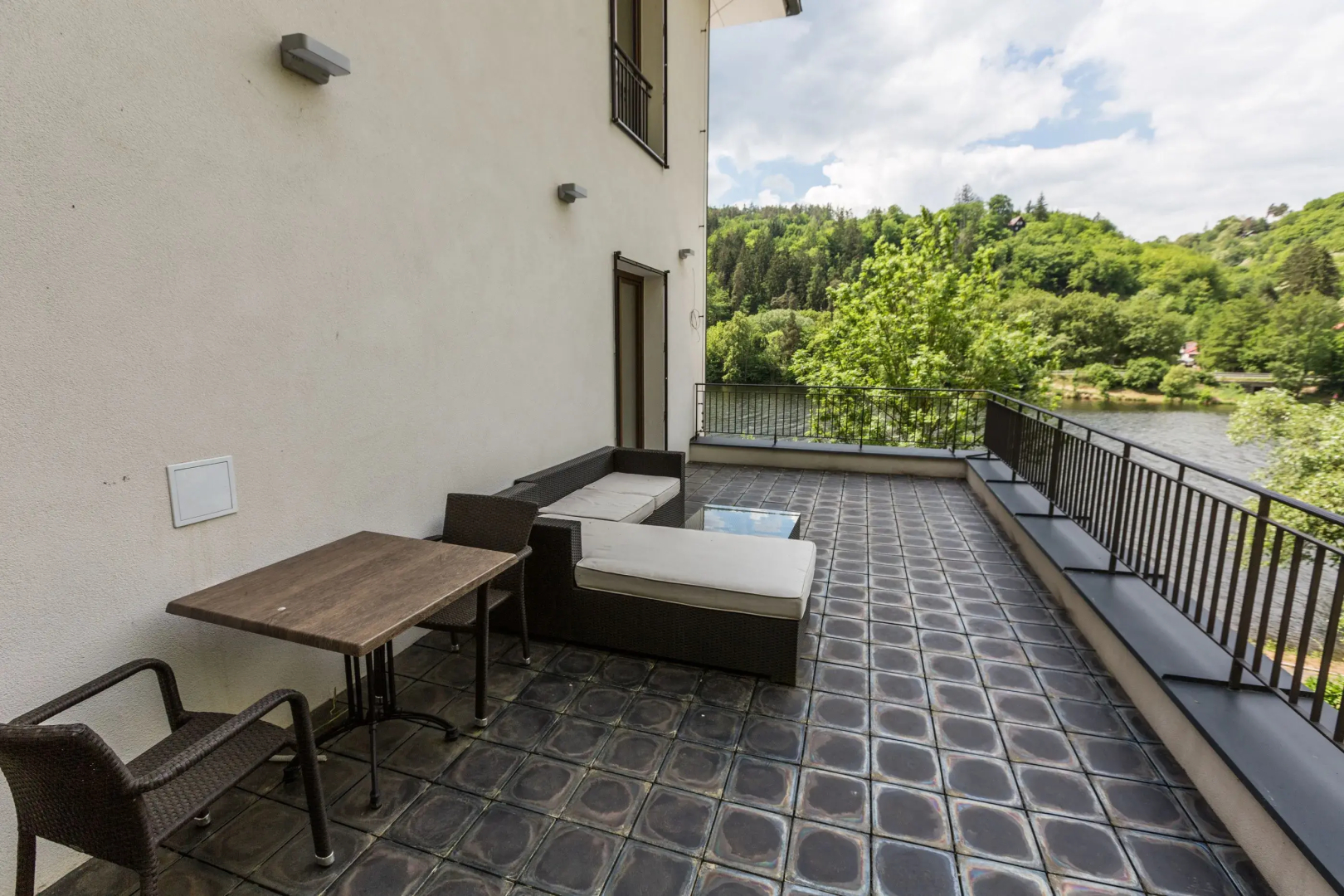 Hotel Mandat