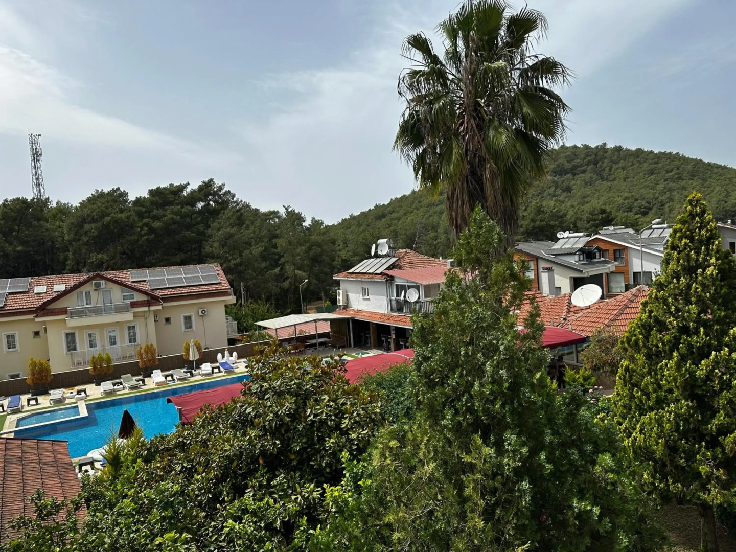 Carmina Hotel