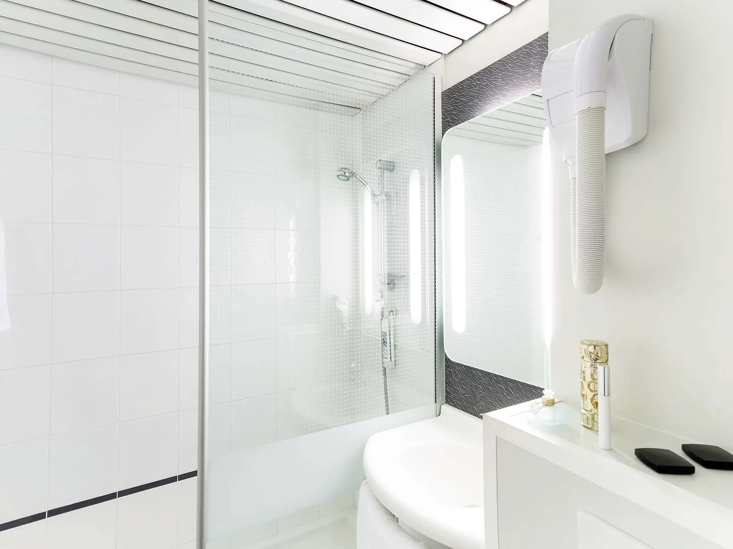ACE Hôtel Travel Fabrègues - A9 Montpellier Sud