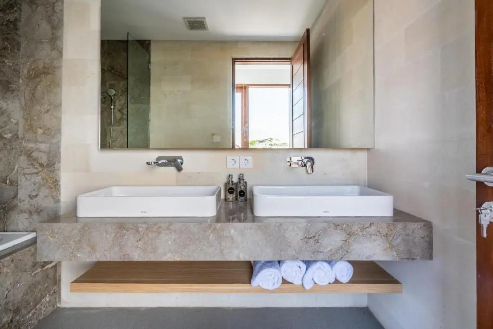 Om Cemagi Beach Villa