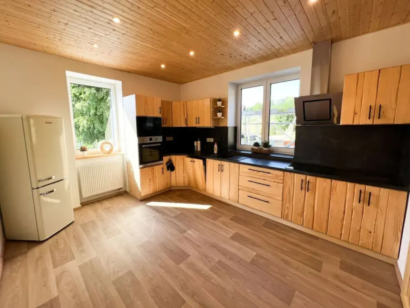 Spacious Villa With Swimming Pool