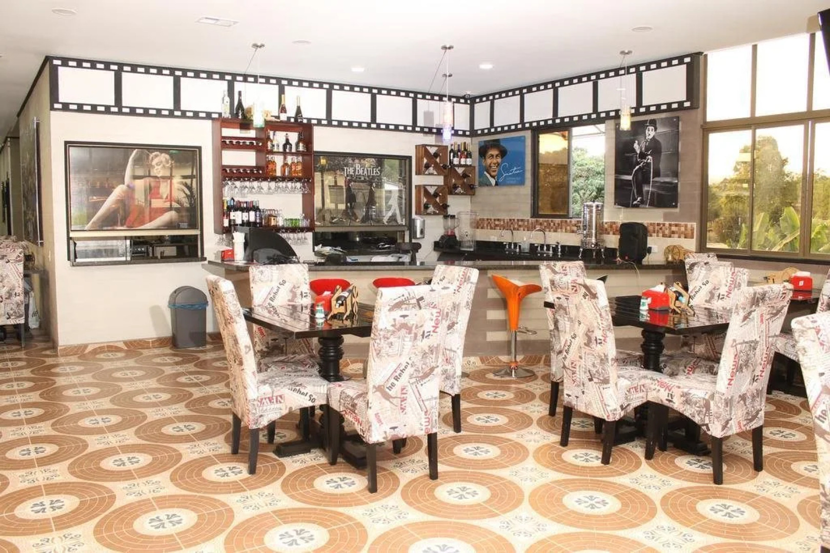 Hollywood Paradise Hotel