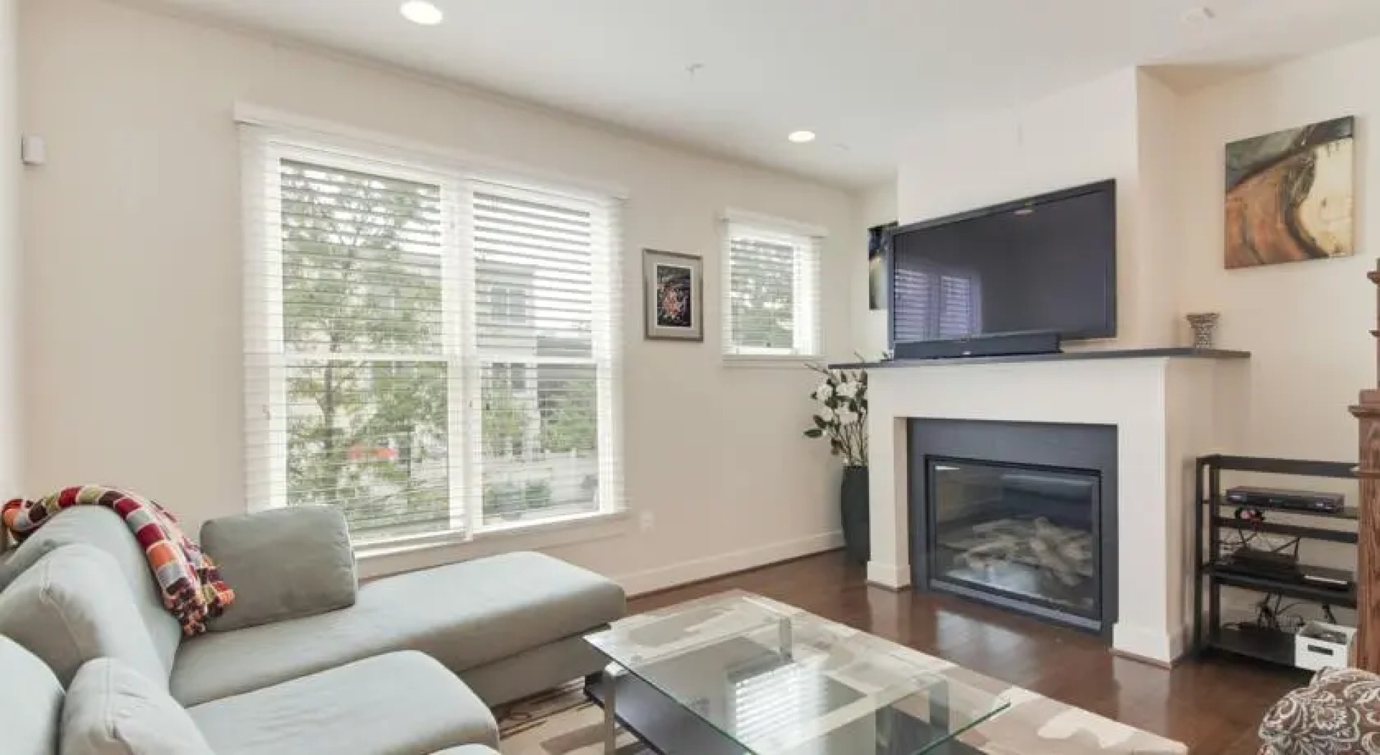 832 Snowden Halloway Way