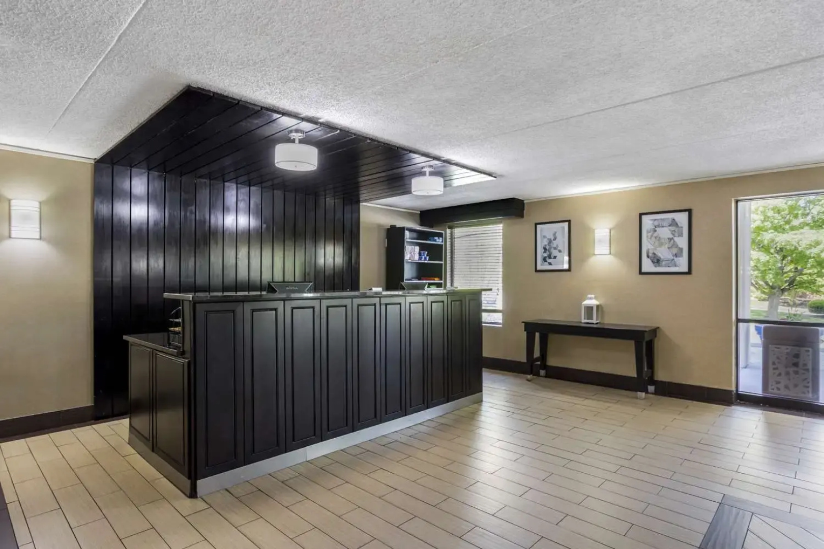 Capital Plaza Inn & Suites Harrisburg