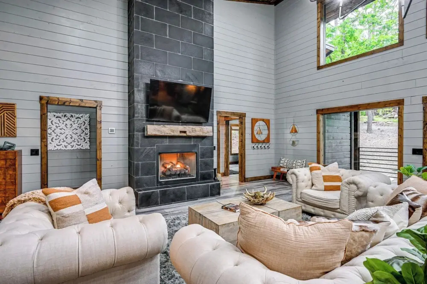 Luxe Broken Bow Vacation Rental: Hot Tub & Pets OK