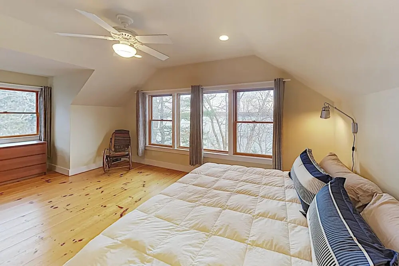 New Listing! Waterfront Hideaway W/ Modern Updates 2 Bedroom Cottage