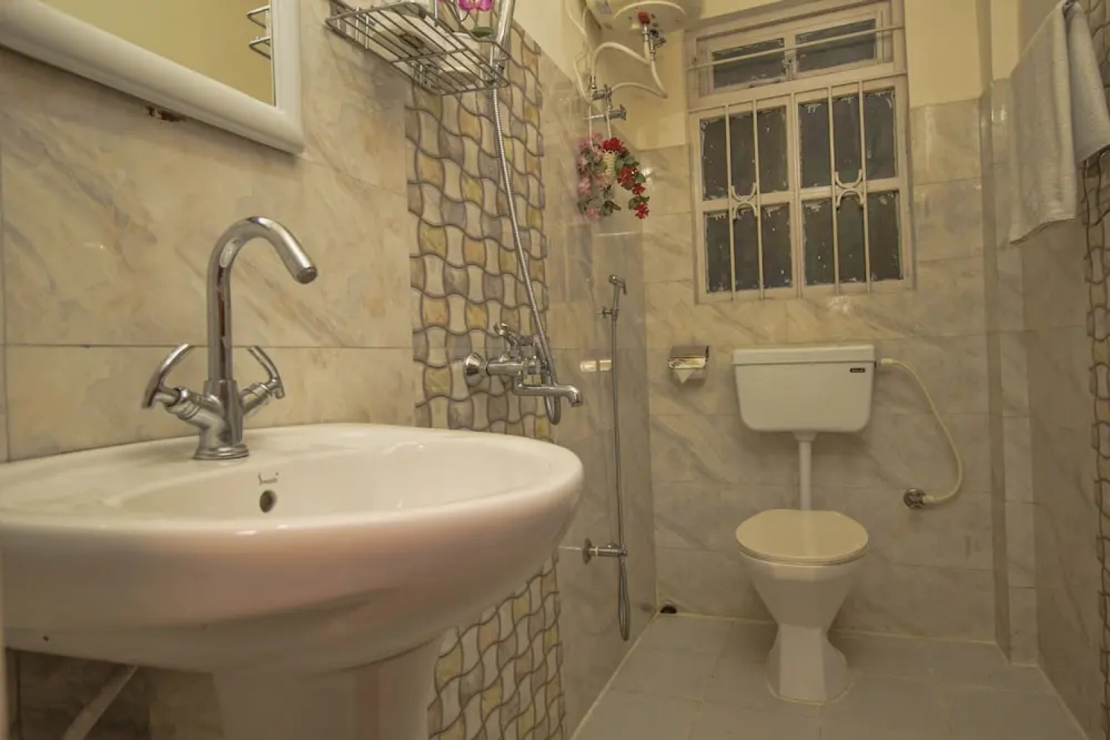 Hotel Green View Neelgiri By OYO Rooms