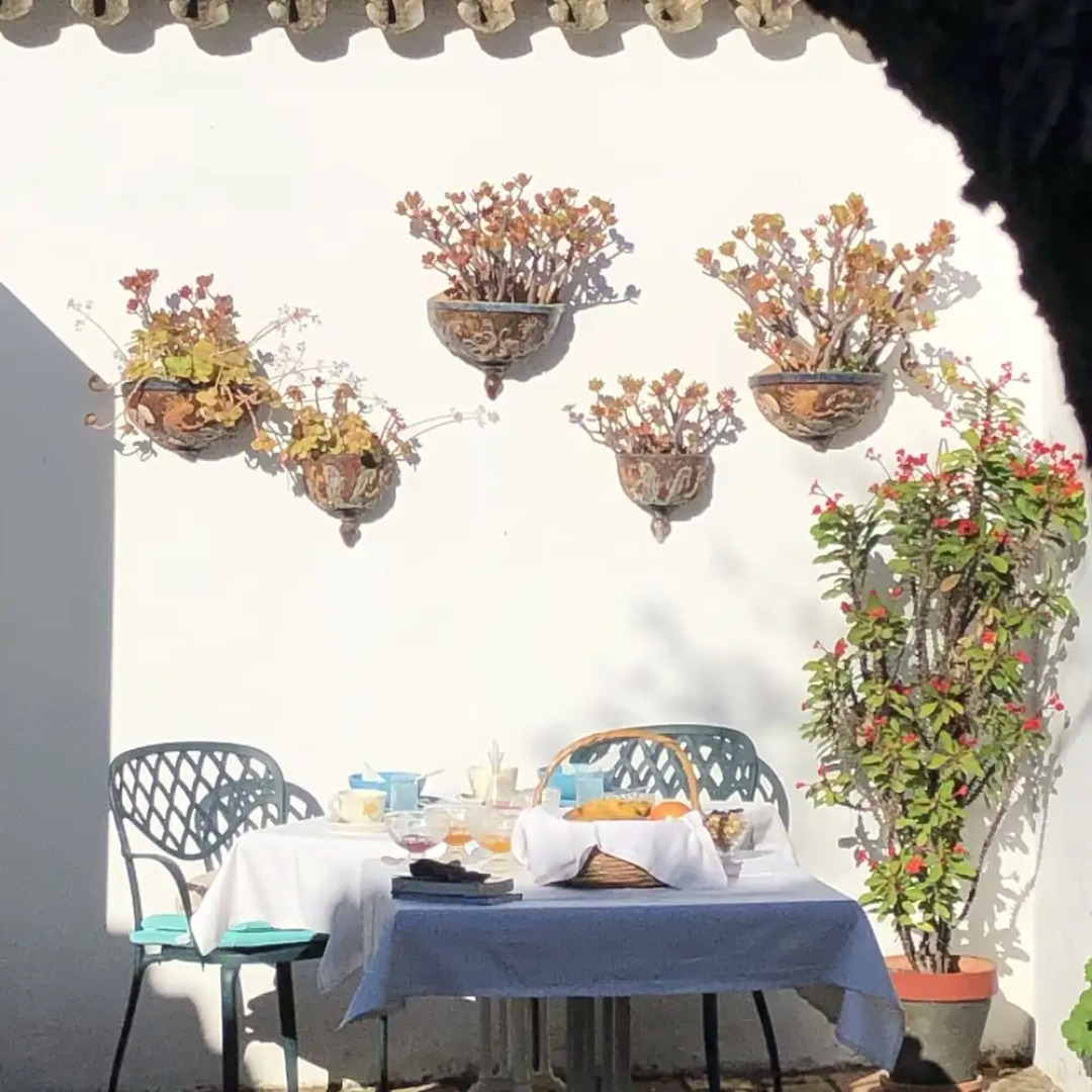 El Estanque y El Almendro