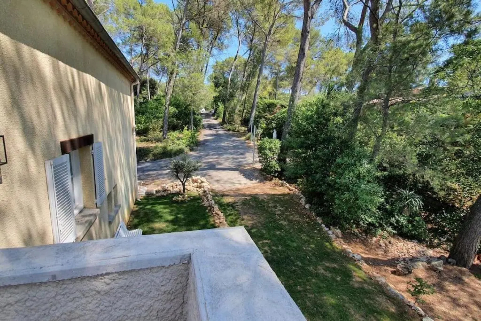 Charming villa with pool and view to Pic St. Loup