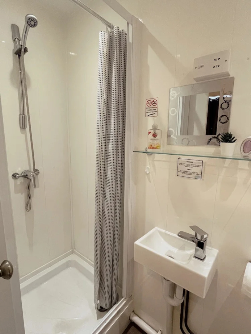 Contractor Accommodation - Cacco