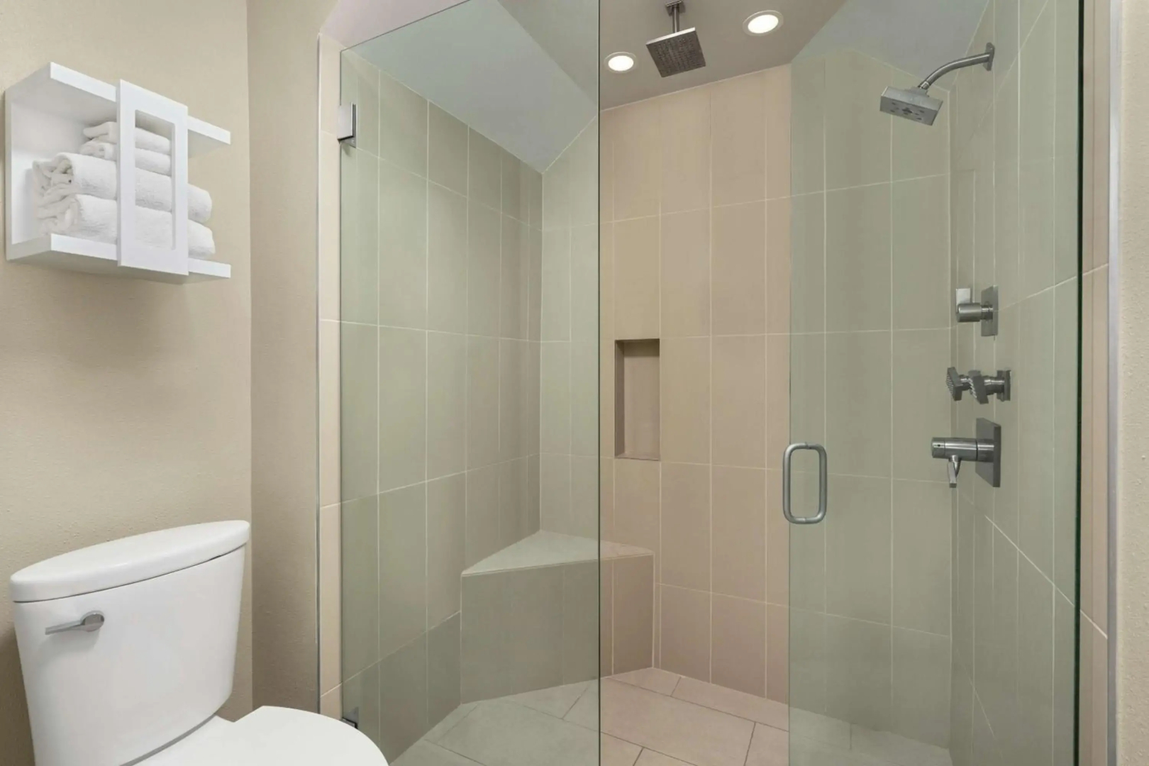 Fairfield Inn & Suites by Marriott Queensbury Glens Falls/Lake George Area
