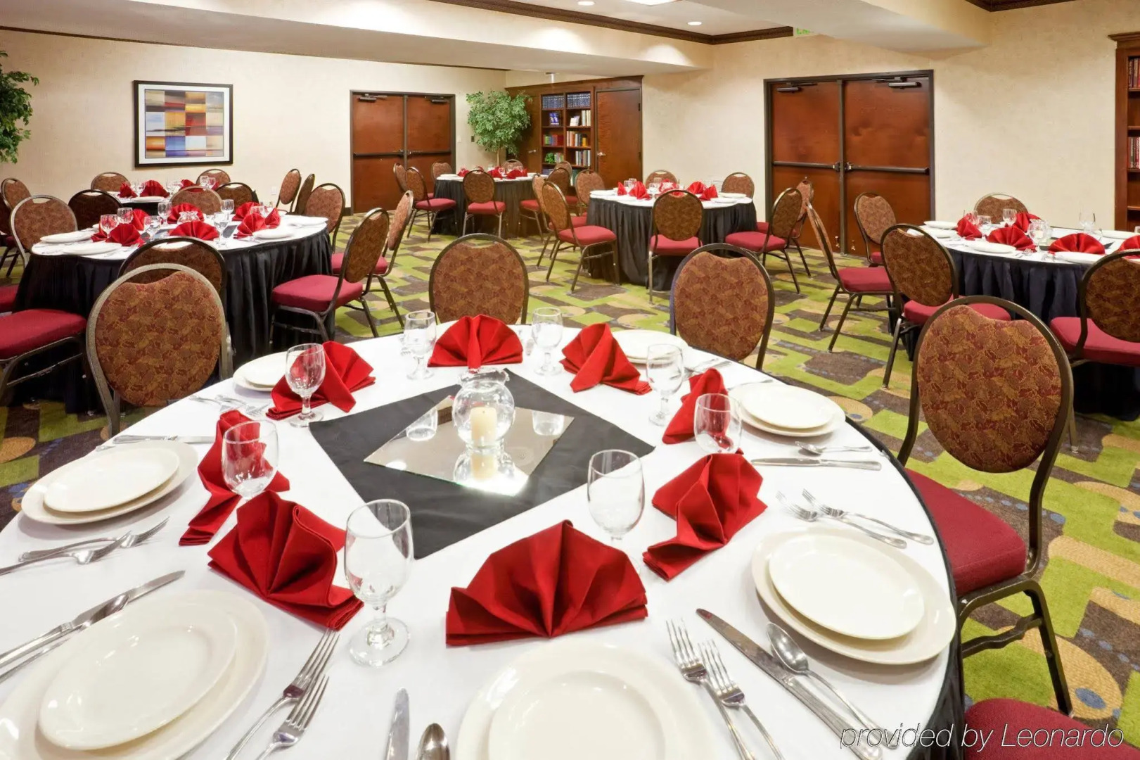 Holiday Inn Express & Suites Dallas Park Central Northeast by IHG