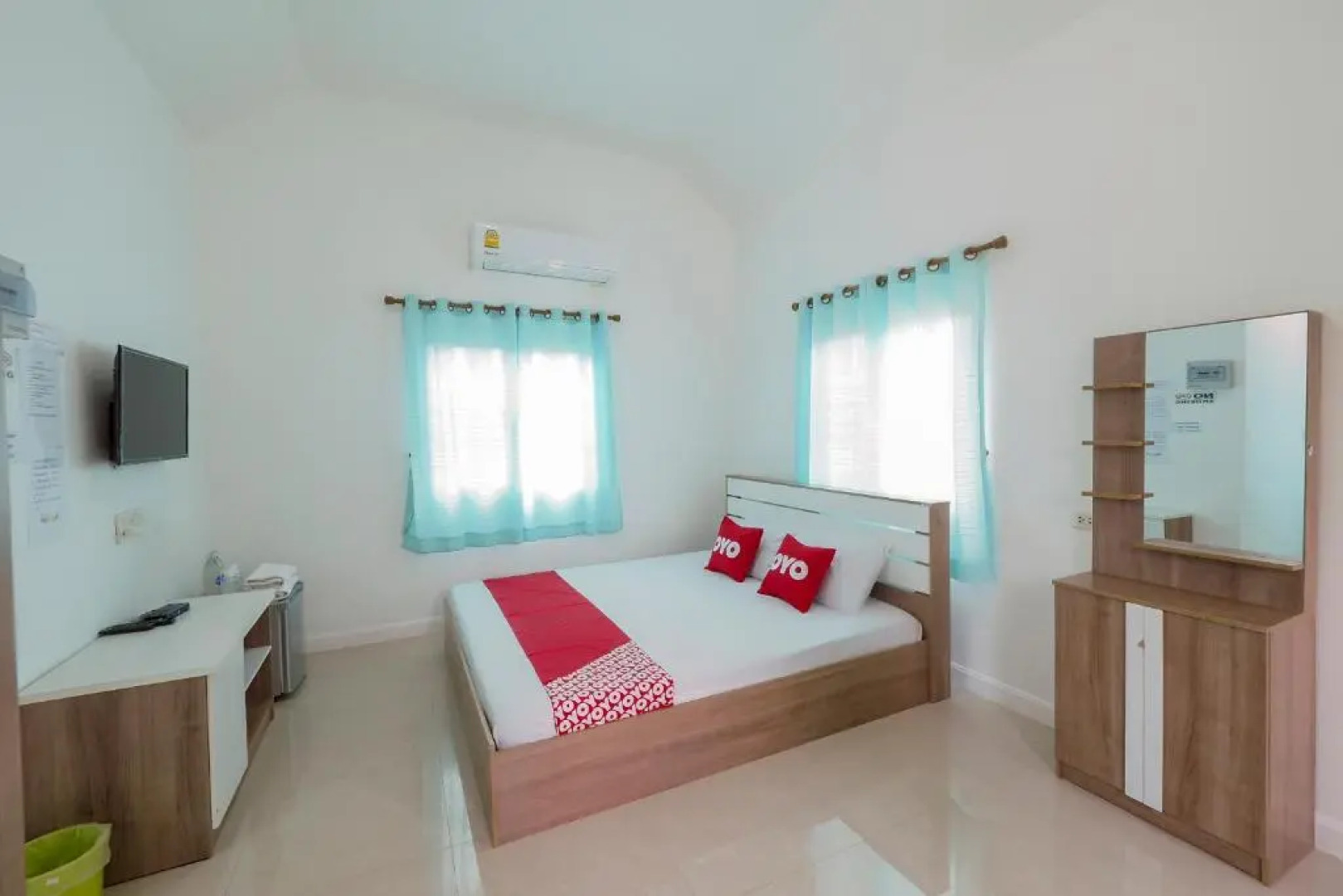 OYO 75339 Full Frame Resort (Vaccinated Staff)