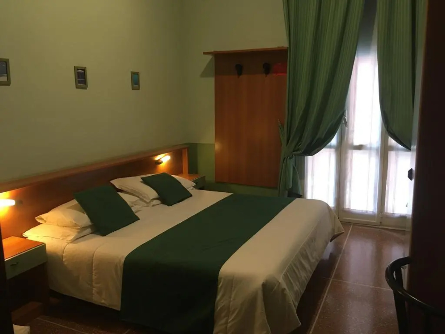 Hotel Glory