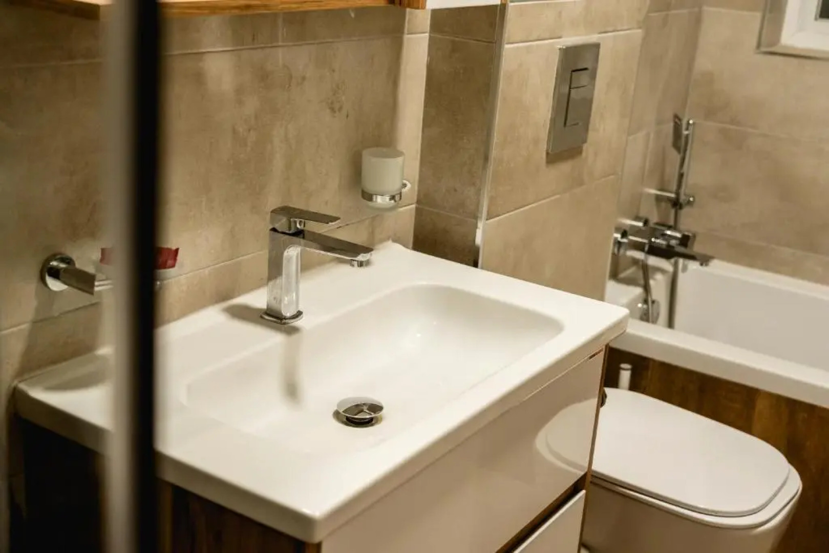 Luxurious Penthouse with Private POOL, WIFI & AC by 360 Estates