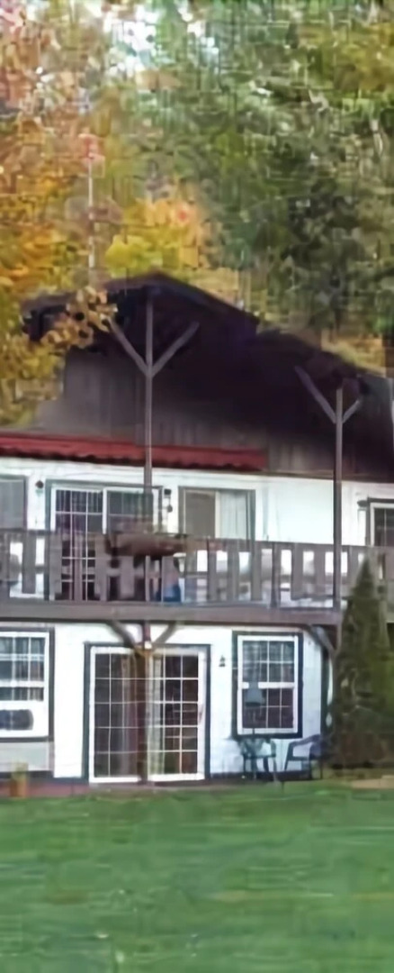 The Chalet Motel & Apts