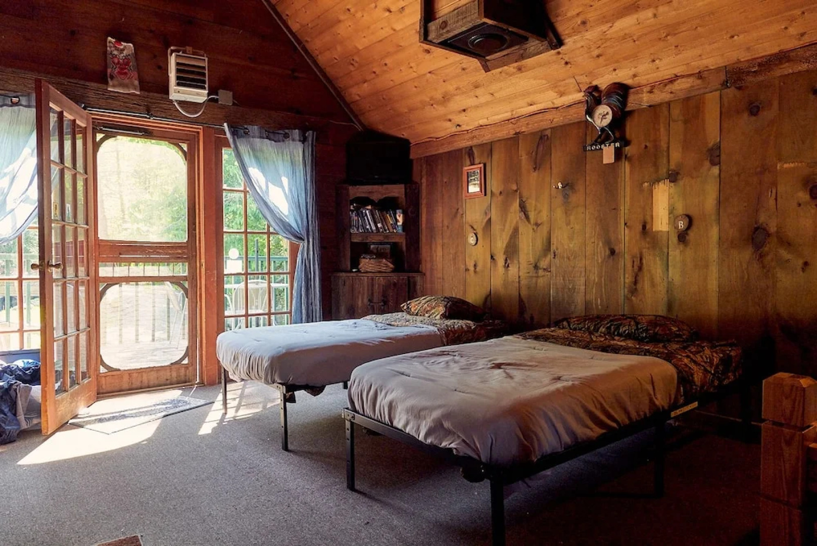 Mountain Harbour B&B and Hiker Hostel